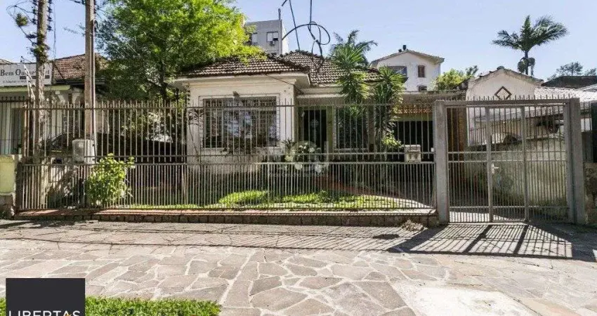 Casa para Venda - 198m², 3 dormitórios, sendo 1 suites, 4 vagas - Petrópolis