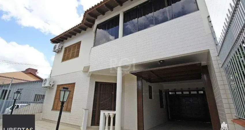 Casa para Venda - 246m², 3 dormitórios, sendo 2 suites, 3 vagas - Vila Ipiranga