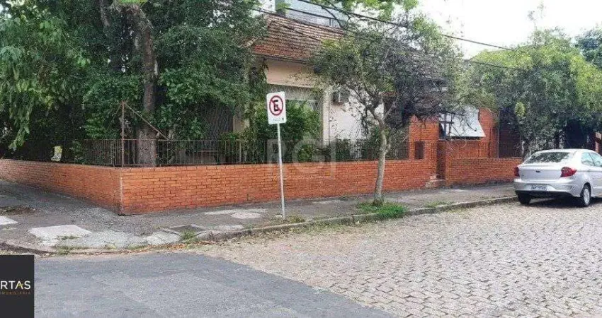 Terreno à venda na Rua Azevedo Sodré, 137, Passo da Areia, Porto Alegre
