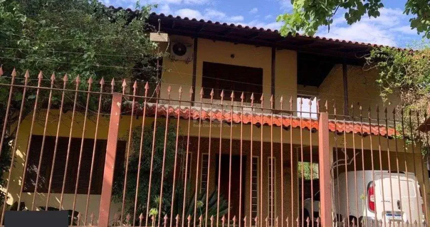 Casa com 3 quartos à venda na Rua Dário Totta, 210, Teresópolis, Porto Alegre