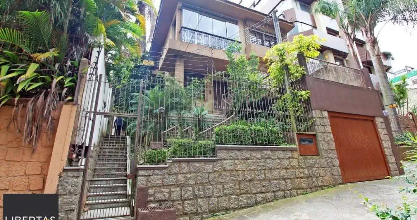 Casa para Venda - 464.5m², 3 dormitórios, sendo 1 suites, 3 vagas - Petrópolis