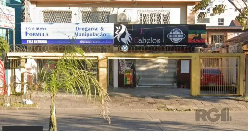 OPORTUNIDADE DE NEGÓCIO! PONTO COMERCIAL OU RESIDENCIAL, terreno medindo 13m x 100m, com 02 lojas comercias em frente (atualmente alugadas), nos fundos possui sobrado com 03 dormitórios sendo 01 suí