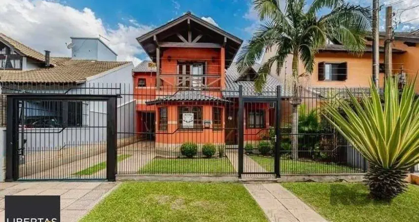 Excelente casa de 209m² com 3 dormitórios, piscina e 3 vagas de garagem.