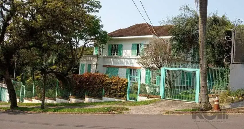 Casa com 4 quartos à venda na Avenida Taquary, 100, Cristal, Porto Alegre