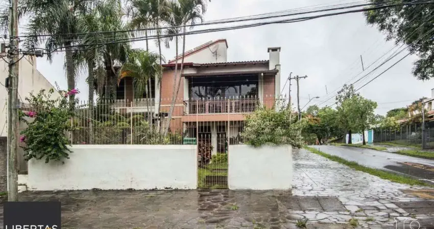 Casa para Venda - 485m², 4 dormitórios, sendo 1 suites, 3 vagas - Cristal