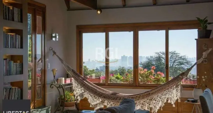 Casa Condominio para Venda - 381.19m², 3 dormitórios, sendo 1 suites, 2 vagas - Menino Deus