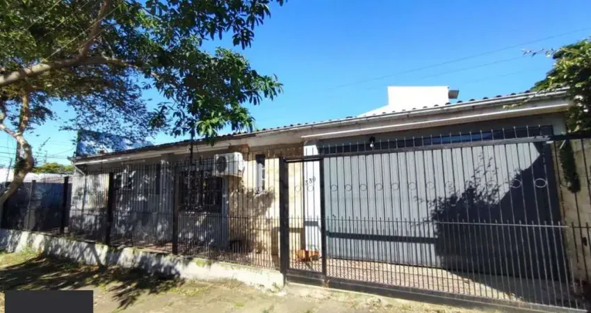 Casa com 3 quartos à venda na Rua Carlos Ferreira, 330, Teresópolis, Porto Alegre