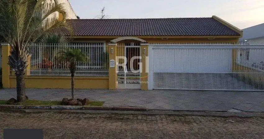 Casa para Venda - 300m², 3 dormitórios, sendo 1 suites, 4 vagas - Ipanema