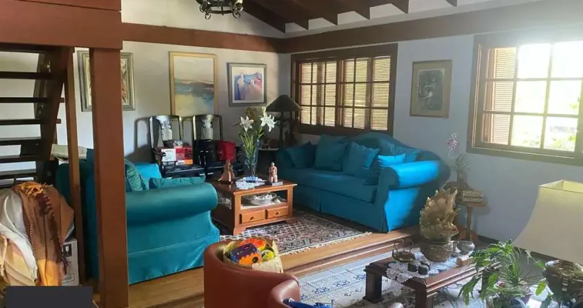 Casa com 5 quartos à venda na Rua Comendador Creidy, 125, Chácara das Pedras, Porto Alegre