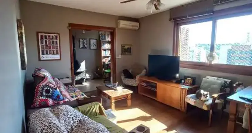 Apartamento 2 dormitórios, posição norte, com lareira, churrasqueira e despensa