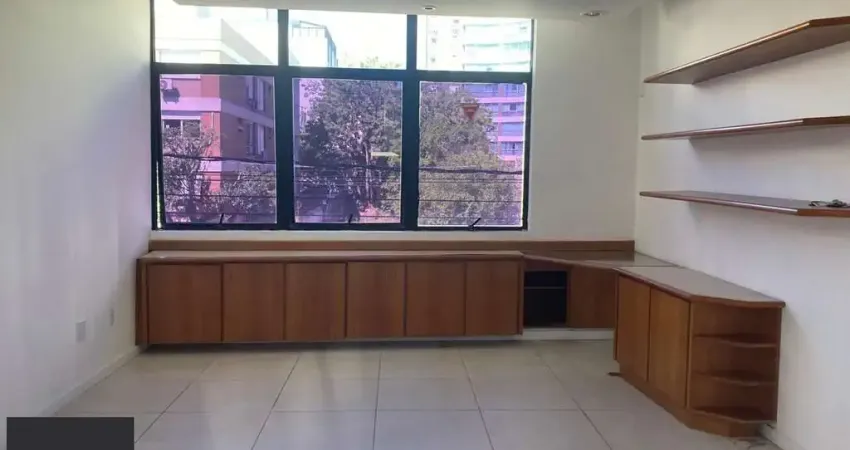 Barracão / Galpão / Depósito à venda na Avenida Érico Veríssimo, 813, Menino Deus, Porto Alegre