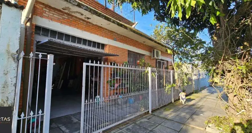 Casa com 3 quartos à venda na Rua Israel Starosta, 4203, Restinga, Porto Alegre