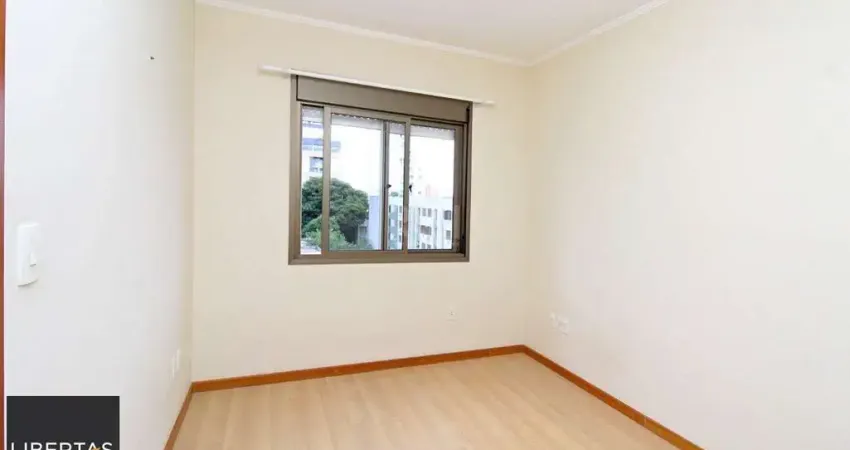 Apartamento de três dormitórios, suíte e uma vaga de garagem no bairro Santana