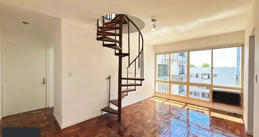 Cobertura com 2 quartos, vaga, elevador e churrasqueira no bairro Cristal.