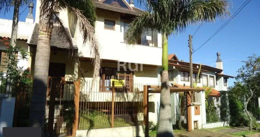 Casa com 3 quartos à venda na Rua Comendador José Júlio de Mello, 184, Teresópolis, Porto Alegre