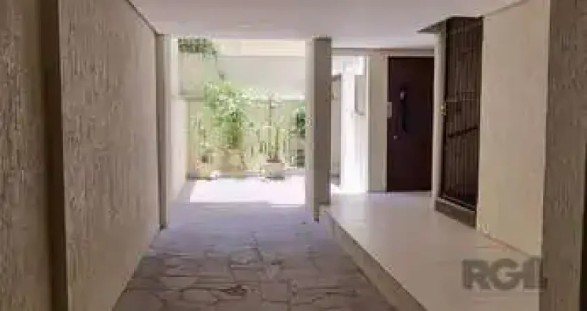 Apartamento de dois quartos e uma vaga de garagem no bairro Independência em Porto Alegre