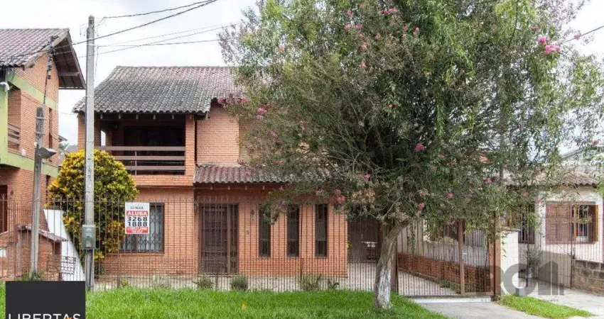 Casa para Venda - 205.5m², 3 dormitórios, sendo 2 suites, 3 vagas - Vila Nova