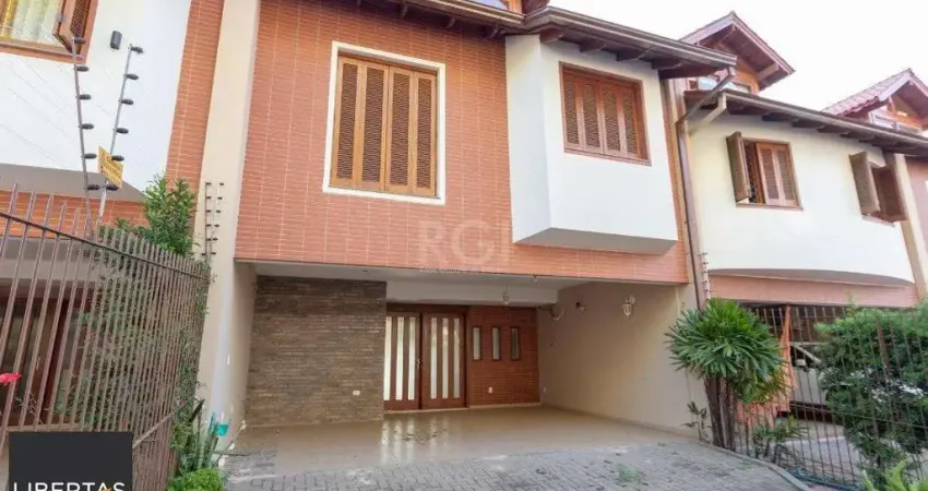 Casa para Venda - 233.34m², 3 dormitórios, sendo 1 suites, 4 vagas - Tristeza