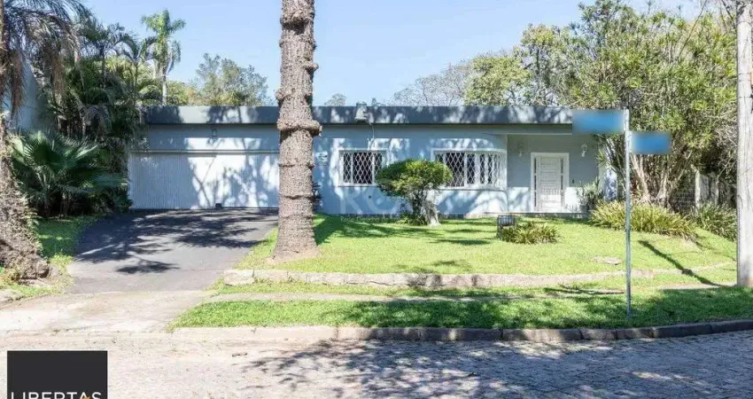 Casa para Venda - 250m², 3 dormitórios, sendo 1 suites, 3 vagas - Tristeza