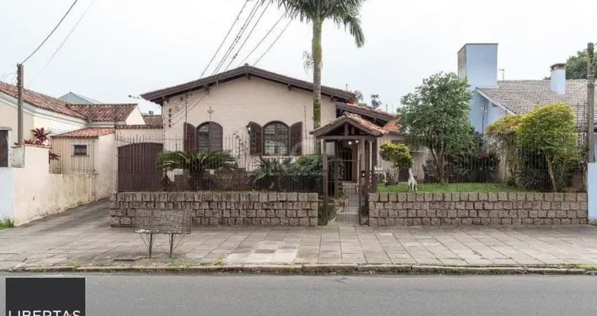 Casa para Venda - 380m², 3 dormitórios, sendo 1 suites, 3 vagas - Tristeza