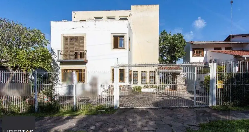 Casa para Venda - 380m², 4 dormitórios, sendo 1 suites, 4 vagas - Vila Assunção