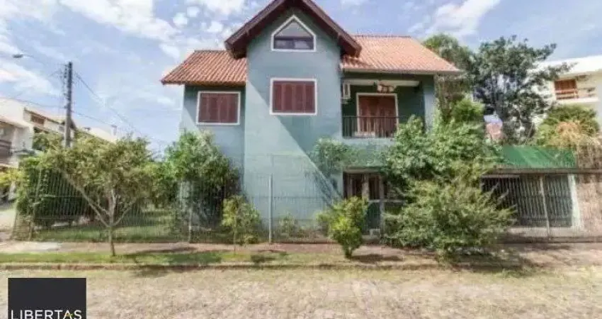Casa/sobrado de 4 dormitórios I 1 suíte I 4 vagas I Altos Do Ipê