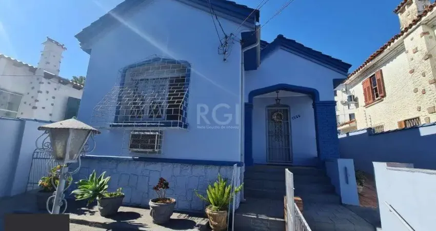 Casa com 3 quartos à venda na Avenida Nonoai, 1556, Nonoai, Porto Alegre