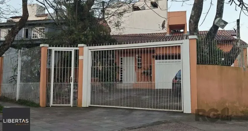 Casa com 4 quartos à venda na Rua Tupã, 141, Vila Assunção, Porto Alegre