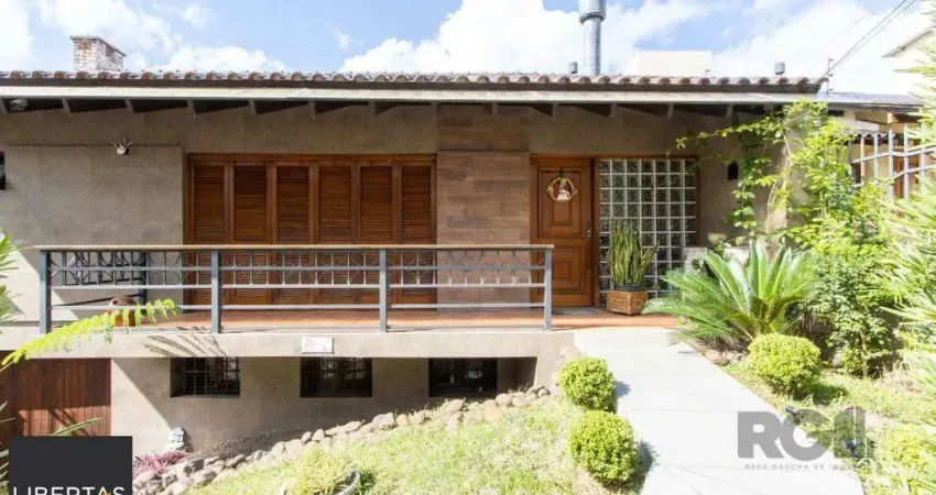 Casa com 3 quartos à venda na Rua Eurico Lara, 270, Medianeira, Porto Alegre