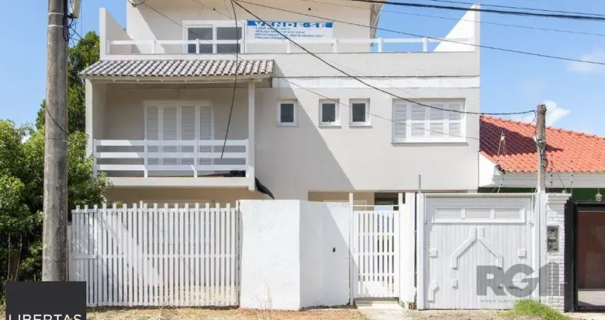 Sobrado novo, 4 quartos (1 suite), 440m² privativos - Bairro Guarujá