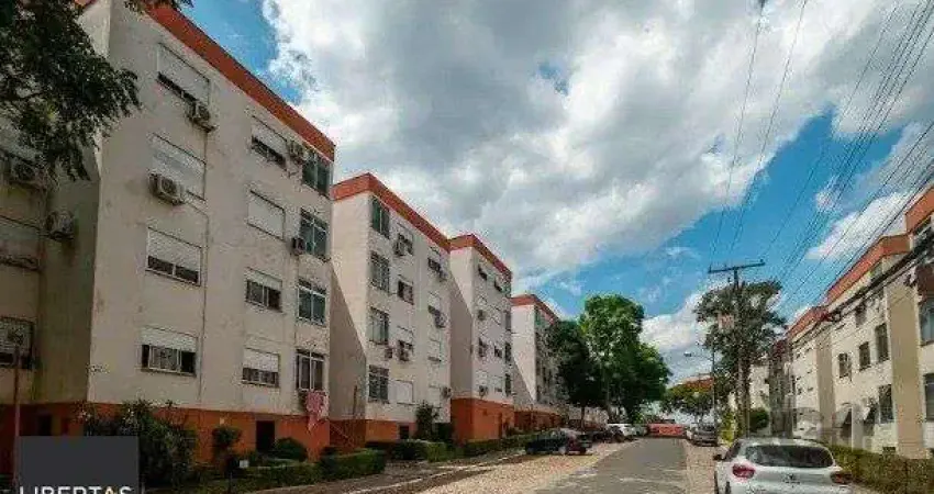 Apartamento reformado de 02 dormitórios perto de supermercados, onibus e farmacias