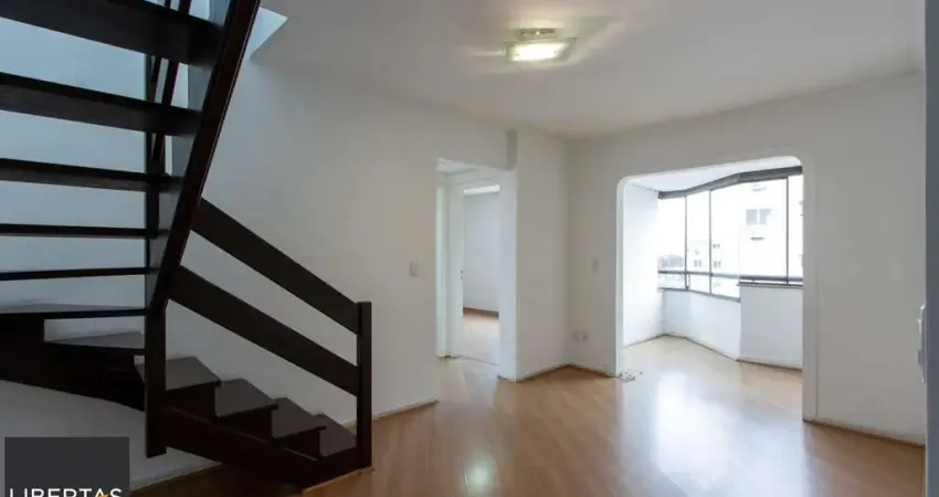 Cobertura com 137m², no Bairro Cristal, de 2 dormitórios, sento uma suíte, ampla sacada, churrasqueira, vista panorâmica, vaga coberta.