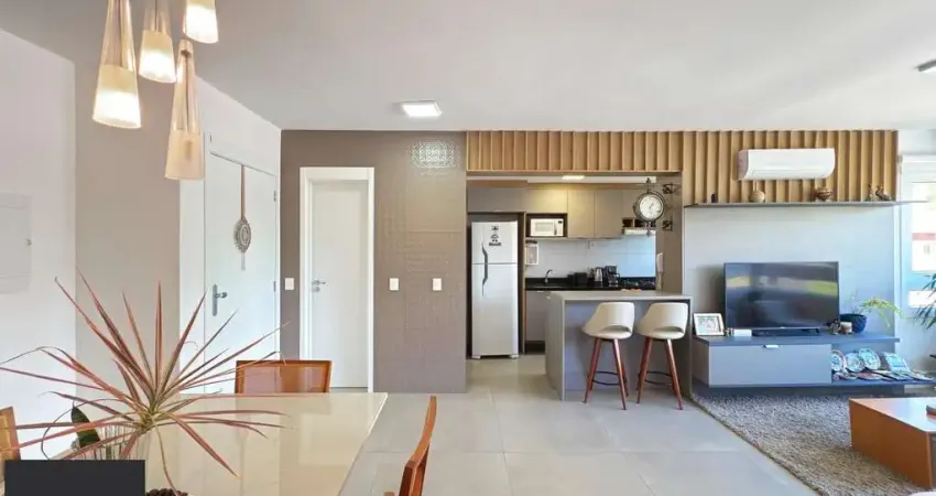 Apartamento 03 Suítes bairro Cristal, 88,97m² de área privativa, semimobiliada e 02 vagas de garagens cobertas.