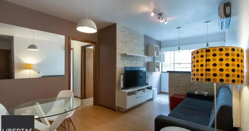 Apartamento com 2 dormitórios (reversível para 3) e 1 vaga escriturada à venda no coração de Ipanema