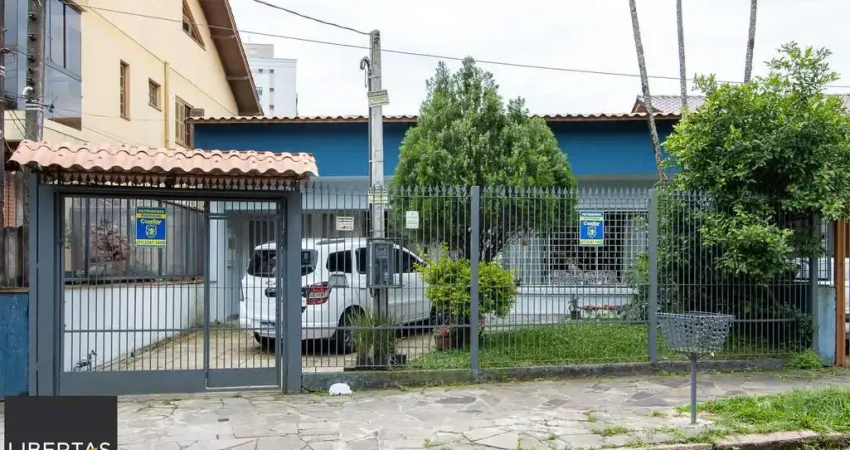Casa com 3 quartos à venda na Rua Henrique Oswald, 50, São Sebastião, Porto Alegre
