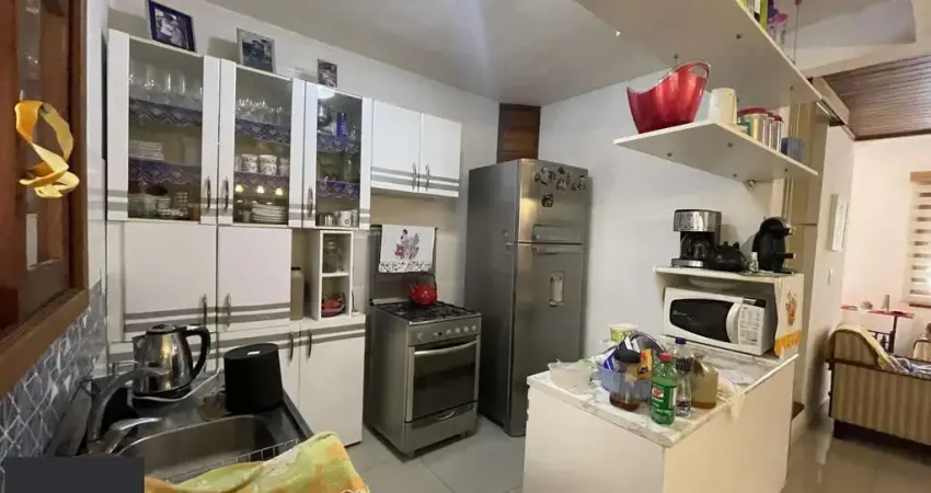 Casa Sobrado semi mobiliada com 3 dormitórios e vaga no Bairro Jardim Floresta