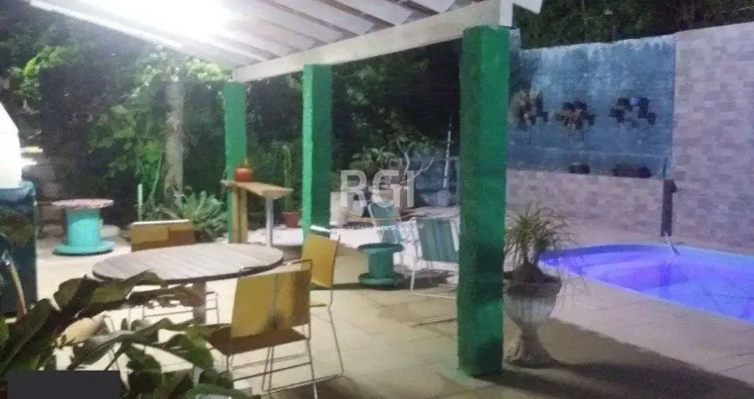 Casa para Venda - 200m², 3 dormitórios, sendo 1 suites, 3 vagas - Bom Jesus
