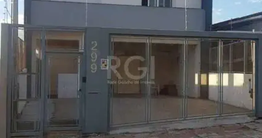 Casa para Venda - 477m², 4 dormitórios, sendo 1 suites, 3 vagas - Teresópolis