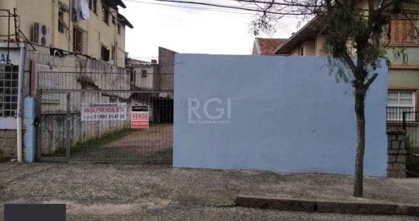 Terreno à venda na Rua Açores, 164, Passo da Areia, Porto Alegre