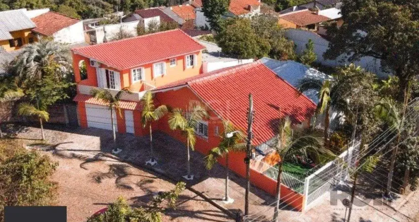 Casa com 3 quartos à venda na Rua Alfredo Varela, 305, Teresópolis, Porto Alegre