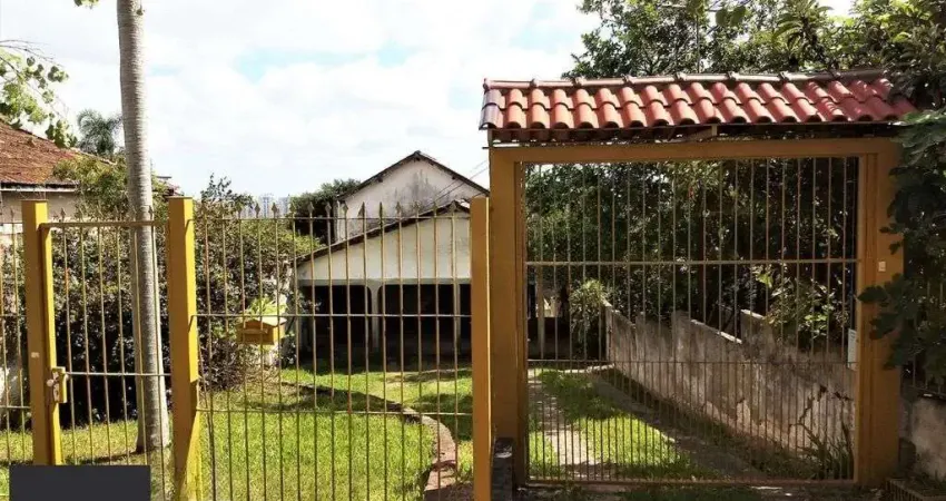 Casa 4 dormitórios à venda no Bairro Vila Jardim - Porto Alegre