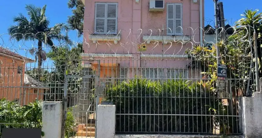 Casa com 4 quartos à venda na Rua Humberto de Campos, 156, Partenon, Porto Alegre