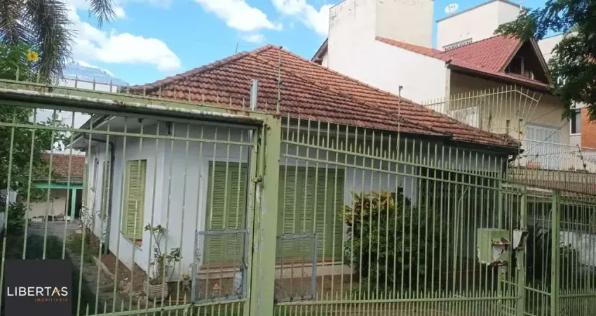 Casa com 3 quartos à venda na Rua General Souza Doca, 224, Petrópolis, Porto Alegre