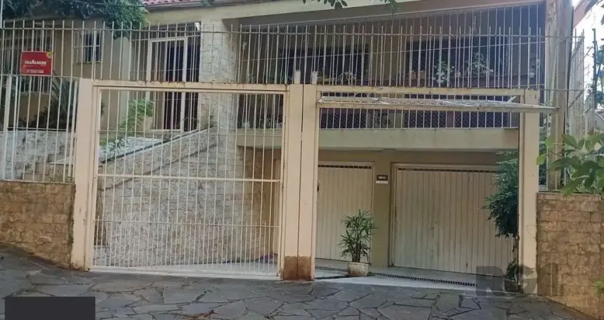 Casa com 3 quartos à venda na Rua Fagundes Varela, 153, Santo Antônio, Porto Alegre
