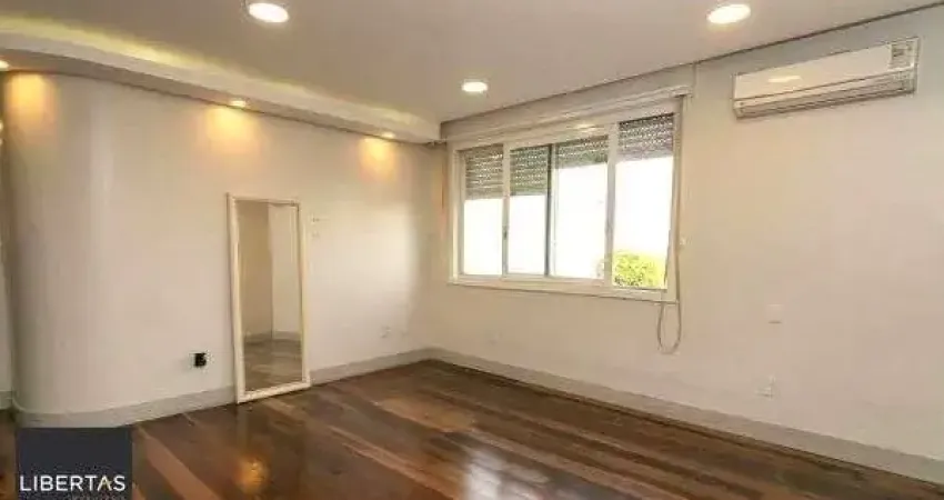 Cobertura no bairro Santa Cecilia de 3 dormitórios vaga desocupada