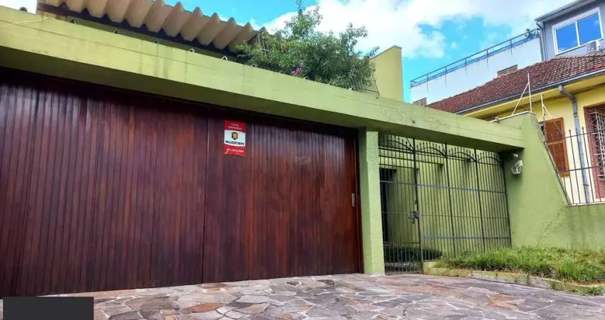 Casa para Venda - 300m², 4 dormitórios, sendo 1 suites, 2 vagas - Santana