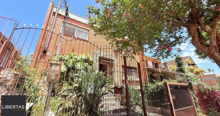 Casa com 4 quartos à venda na Rua Otávio Faria, 229, Teresópolis, Porto Alegre