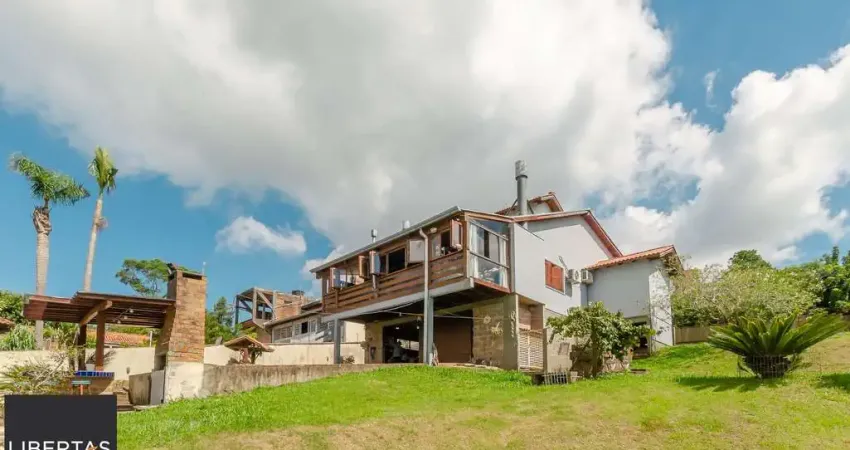 Casa Exclusiva na Zona Sul com Vista Panorâmica, Piscina e Poço Artesiano!
