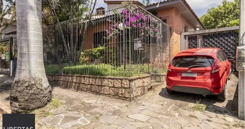 Casa com 4 quartos à venda na Rua Professor Fernando Carneiro, 112, Três Figueiras, Porto Alegre