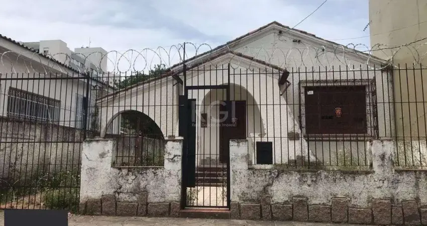 Casa com 3 quartos à venda na Rua Dona Cecília, 106, Medianeira, Porto Alegre